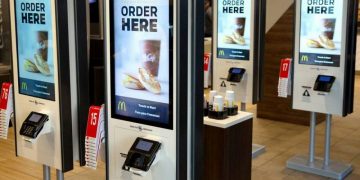Why Restaurants Are Purchasing Self-Ordering Kiosks This Year