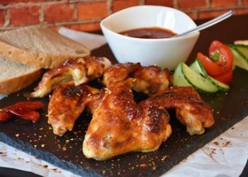 AMERICAS TOP 5 RESTAURANTS FOR CHICKEN WINGS
