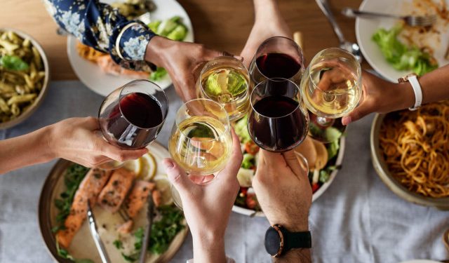 Master the Math: How to Calculate Food and Drink Quantities for a Large Crowd