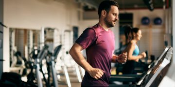 Does a Gym’s Surrounding Food Environment Affect Long-Term Training Consistency?