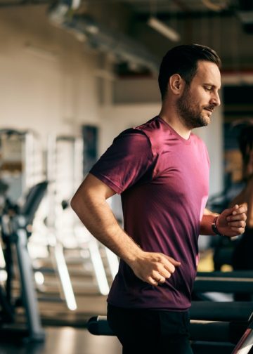 Does a Gym’s Surrounding Food Environment Affect Long-Term Training Consistency?